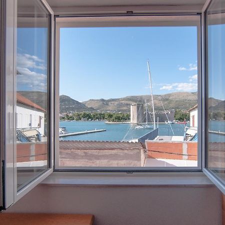 Hostel Marina Trogir Bagian luar foto