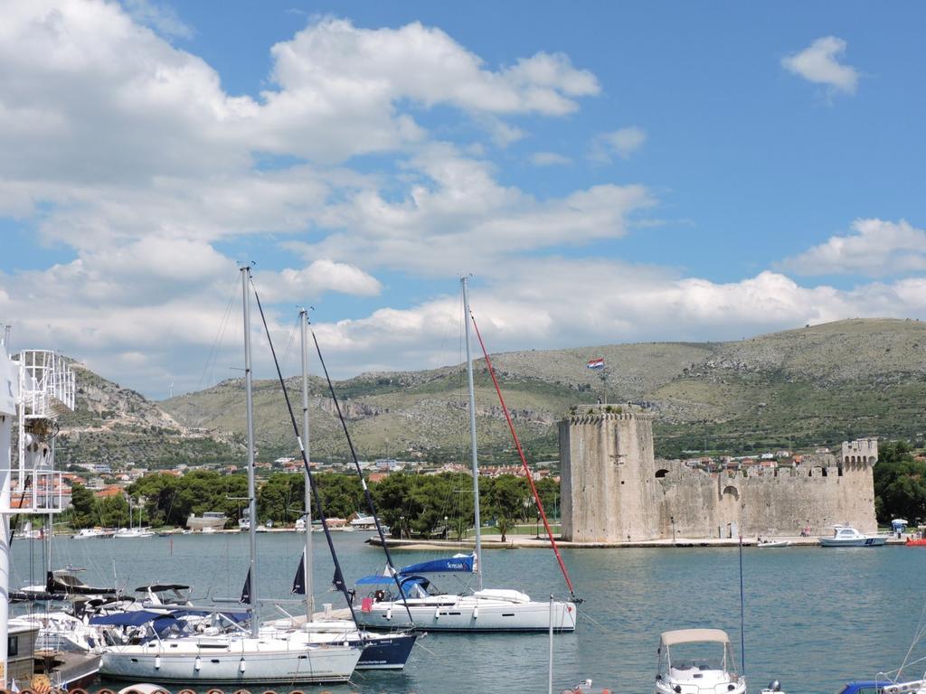 Hostel Marina Trogir Ruang foto