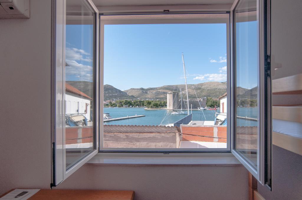 Hostel Marina Trogir Bagian luar foto