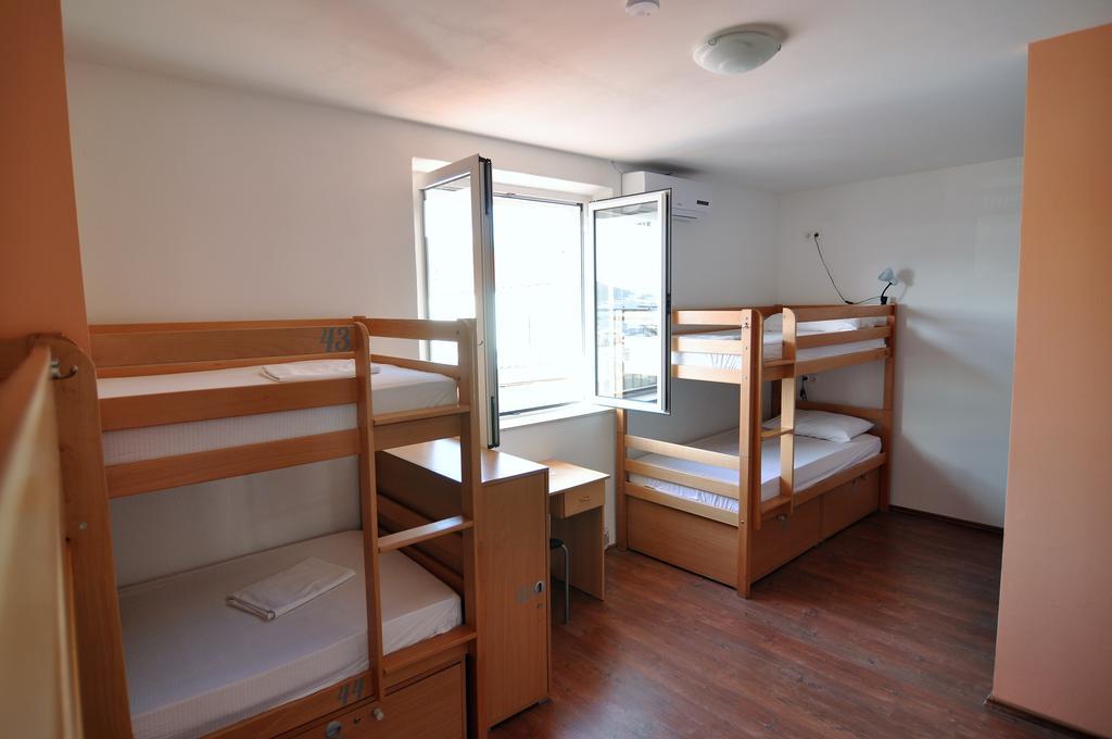 Hostel Marina Trogir Bagian luar foto