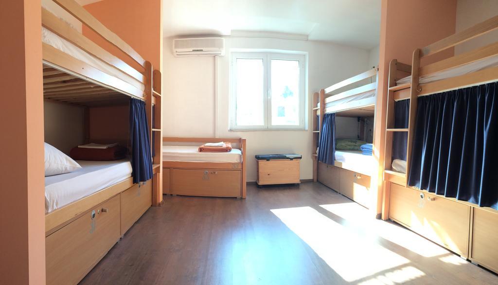 Hostel Marina Trogir Bagian luar foto