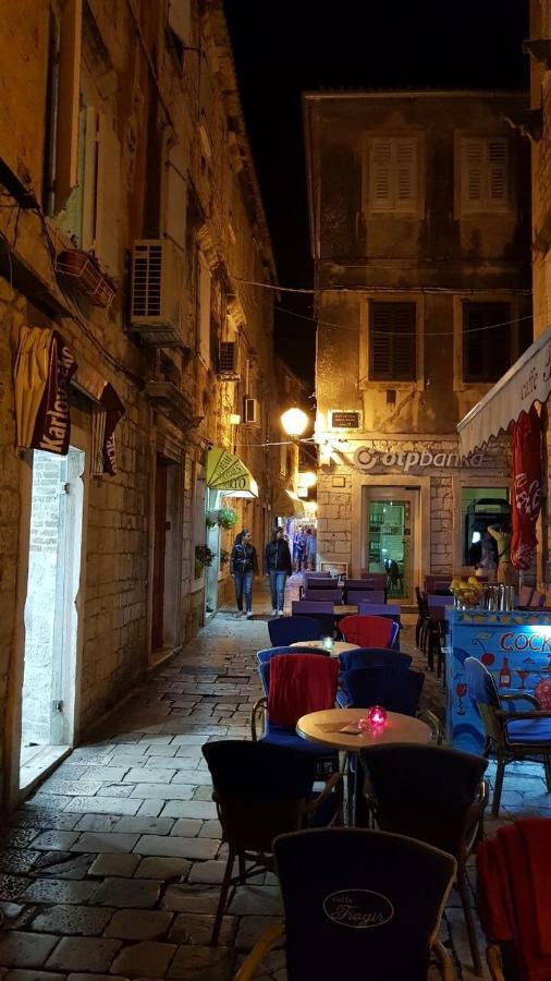 Hostel Marina Trogir Bagian luar foto